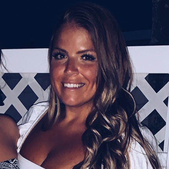 Meet your Posher, Ali - Picture 1 of 1